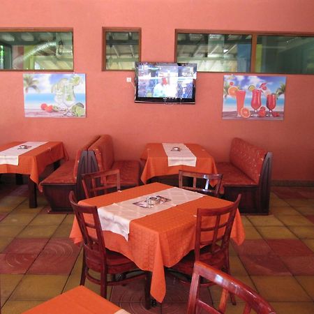 Maverick Hotel Pantai Sunny Luaran gambar